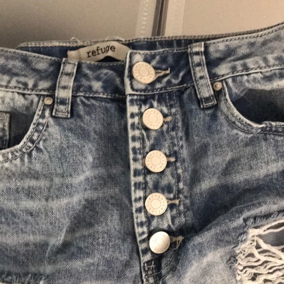 Refuge Jean shorts size 6 - Picture 2 of 7